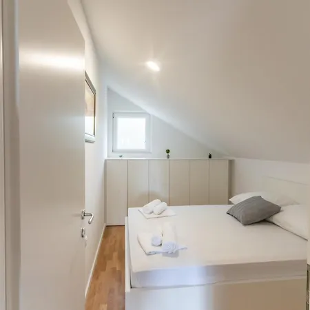 Lucija * Milna (Brac)