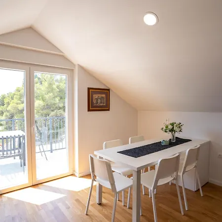 Lucija * Milna (Brac)