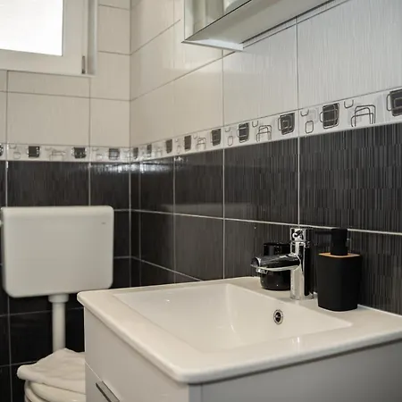 Apartament Lucija *