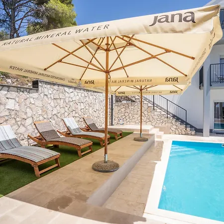 Lucija Apartament *