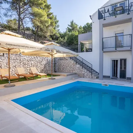 Lucija * Milna (Brac)