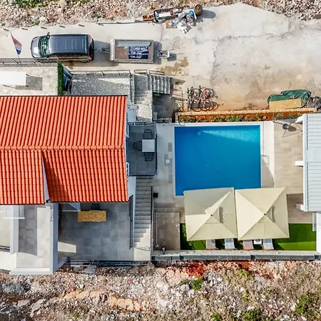 Lucija Milna (Brac)