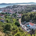 Apartment Lucija Milna (Brac)