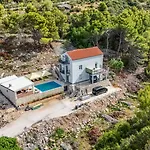 Lucija * Milna (Brac)