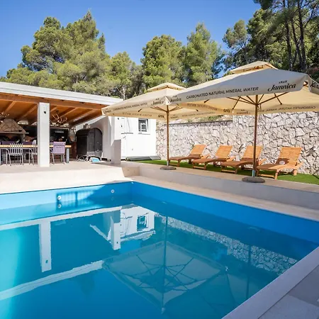 Lucija * Milna (Brac)