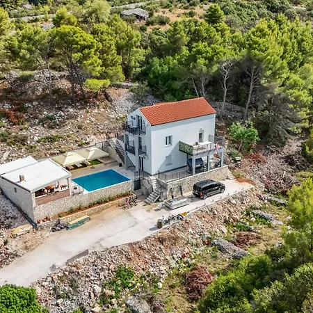 Lucija * Milna (Brac)